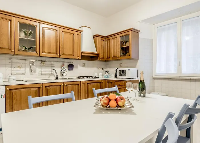 Apartment Easytopstay - Piazza Vescovio Spazioso Trilocale Rome