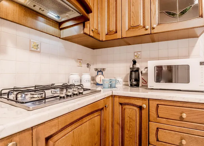 Apartment Easytopstay - Piazza Vescovio Spazioso Trilocale Rome