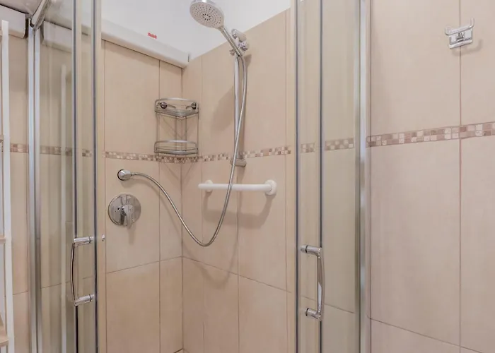 Easytopstay - Piazza Vescovio Spazioso Trilocale Rome