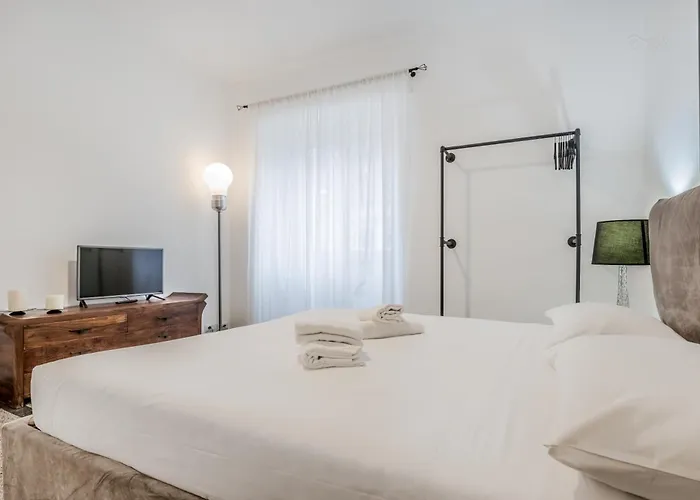 Easytopstay - Piazza Vescovio Spazioso Trilocale Rome