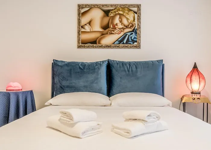 Easytopstay - Piazza Vescovio Spazioso Trilocale Apartment
