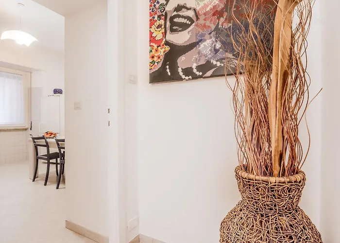Easytopstay - Piazza Vescovio Spazioso Trilocale Rome