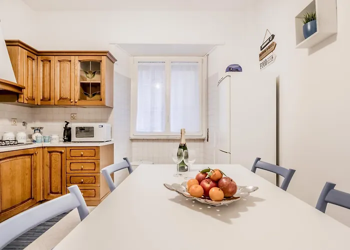 Easytopstay - Piazza Vescovio Spazioso Trilocale * Rome