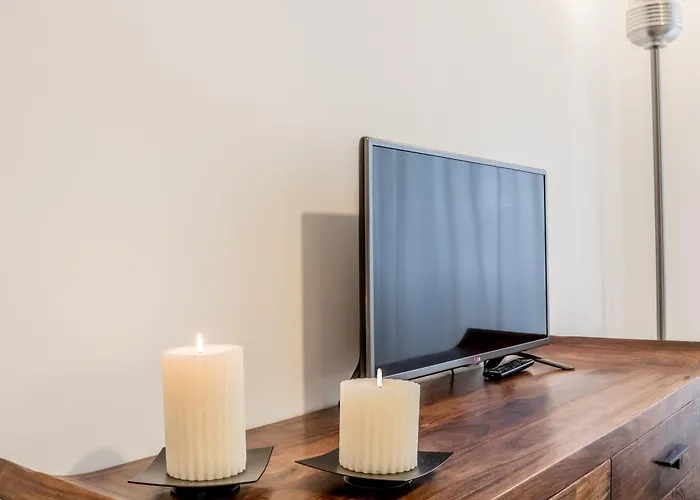 Easytopstay - Piazza Vescovio Spazioso Trilocale Apartment *