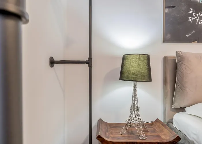 Apartment Easytopstay - Piazza Vescovio Spazioso Trilocale Rome